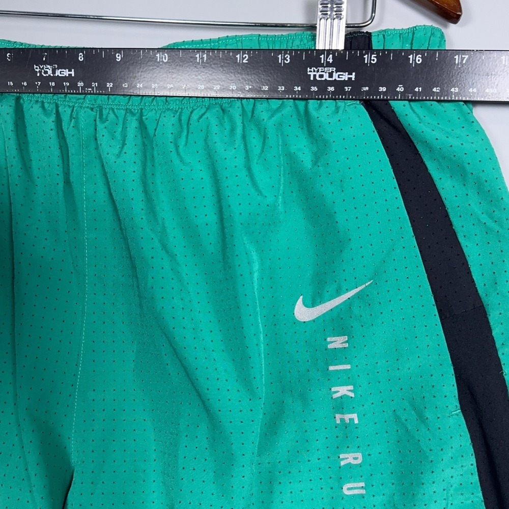Nike Run Division Challenger Running Mens Size XL 5" Inseam Teal Gorpcore Gym - Picture 7 of 9